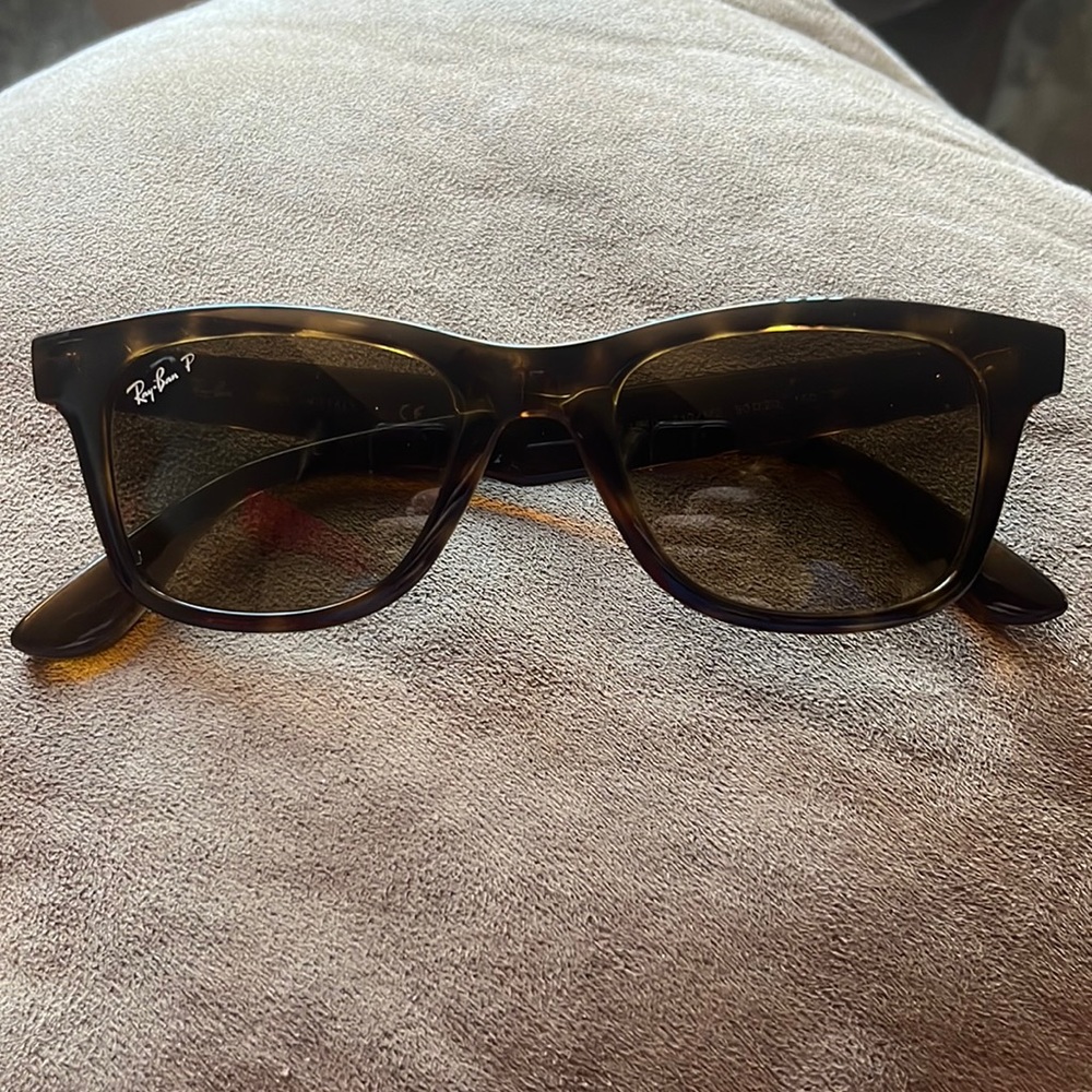 Ray ban